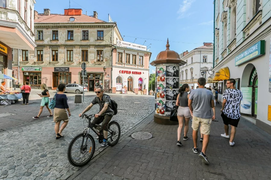 Klub Jagielloński postuluje, by krakowskie urzędy funkcjonujące dla województwa rozrzucić po Tarnowie i Nowym Sączu.