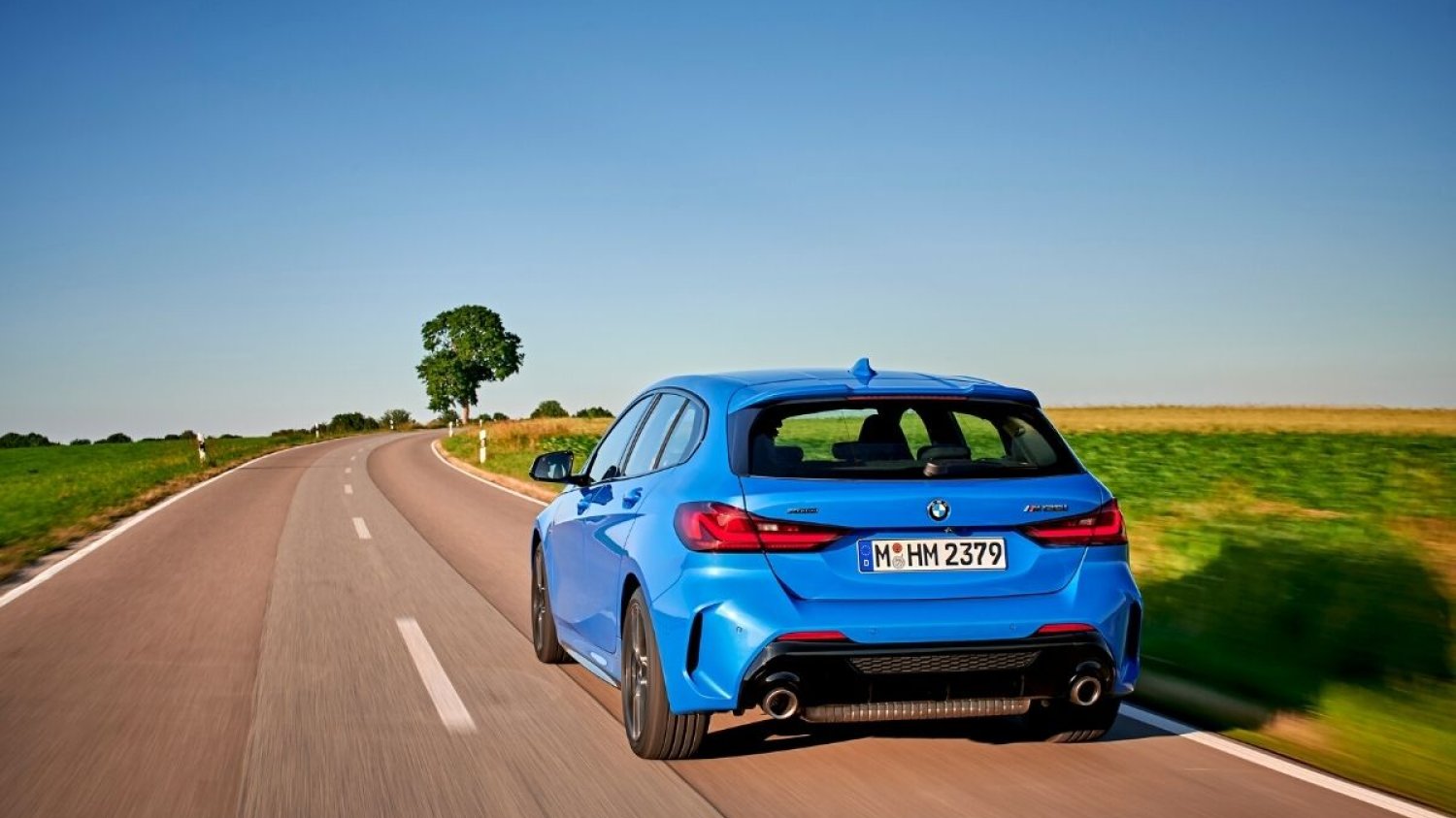 BMW M135i jest jednym z samochodów, które spełniają wymagania przetargu Izby Administracji Skarbowej w Warszawie.