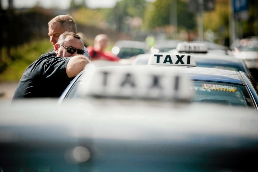 Aplikacja Taxi Buster ma być w intencji jej twórcy "batem na nieuczciwych taksówkarzy".