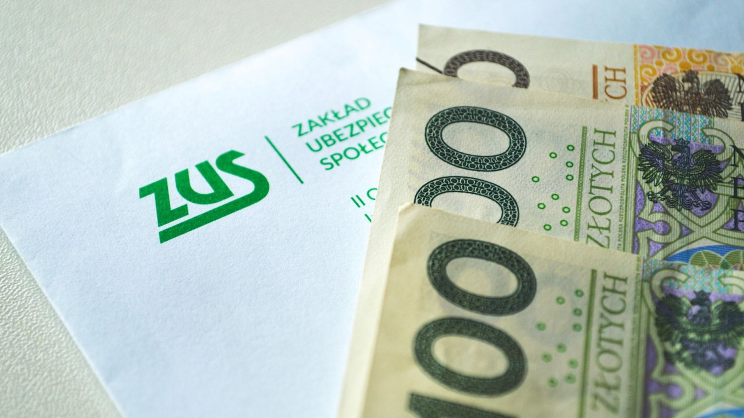 ZUS podniesie wypłaty od stycznia 2026. Seniorzy odzyskają to, co im zabrano.