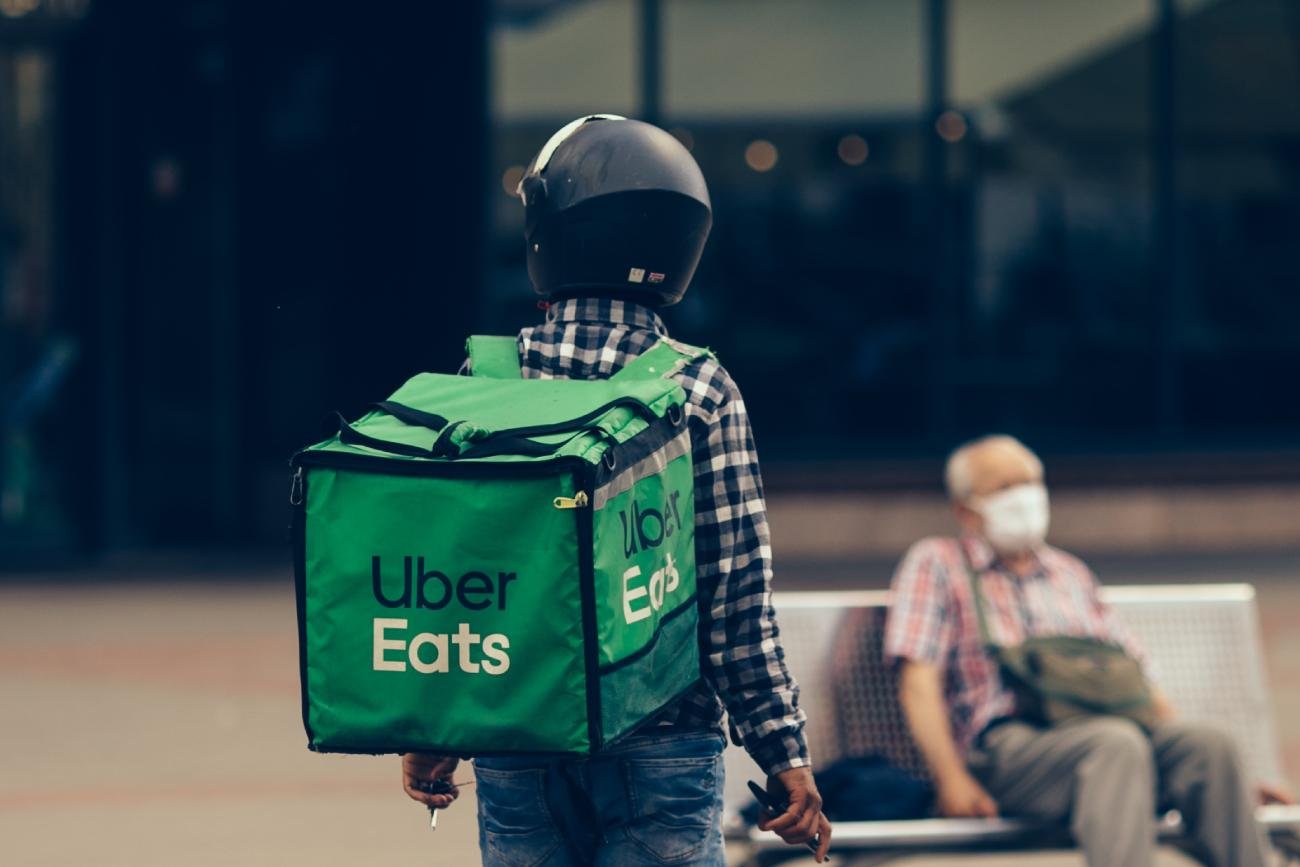 kurier Uber Eats