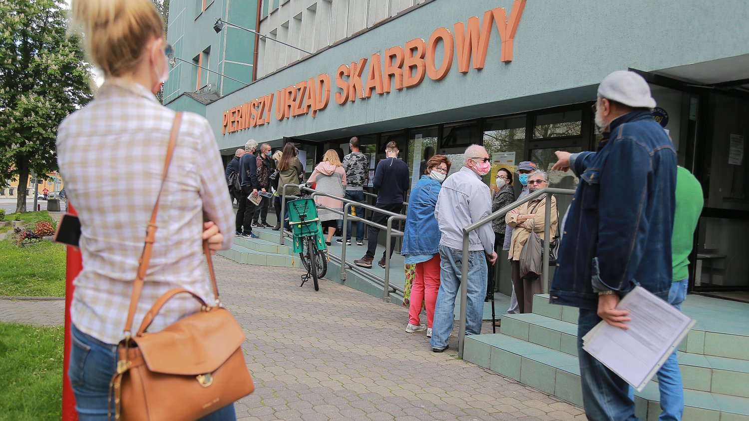 Kalkulatory wynagrodzeń brutto-netto. Sprawdź, ile zarabiasz na rękę, a ile pensji oddajesz państwu