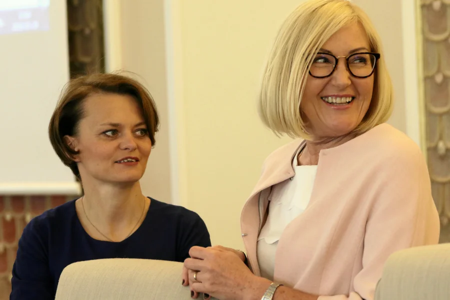 Mały ZUS. Minister przedsiębiorczości Jadwiga Emilewicz (z lewej) uważa, że wprowadzenie tzw. małego ZUS może pomóc 200 tysiącom mikroprzedsiębiorców.