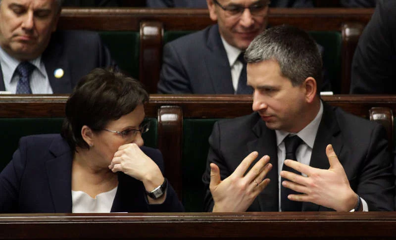 Premier Ewa Kopacz i minister finansów Mateusz Szczurek w trakcie debaty nad przyjęciem budżetu.