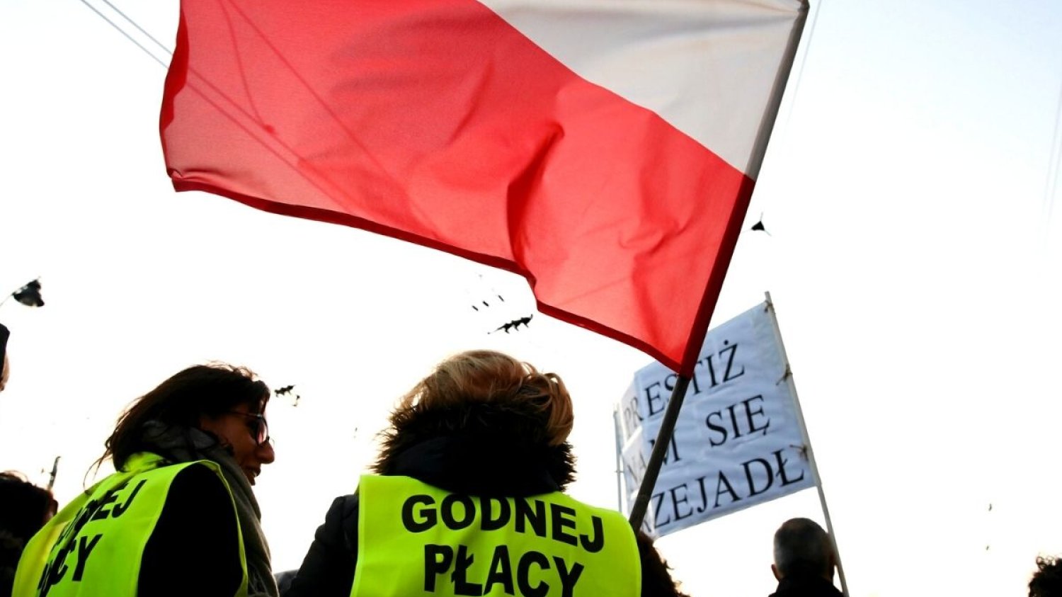 Rząd zdecydował o podniesieniu płacy minimalnej w 2021 r. Konsekwencje mogą być jednak bolesne.