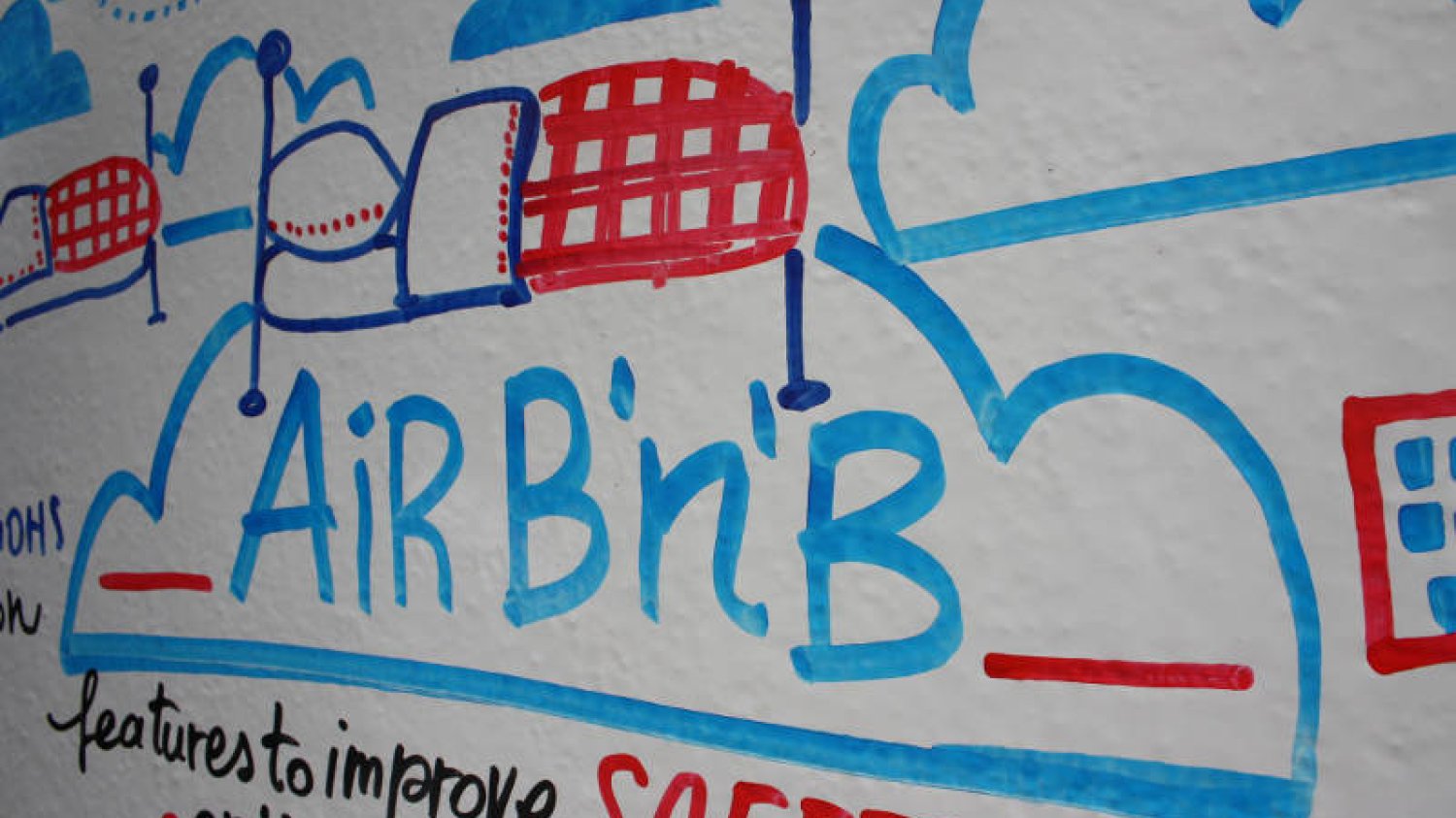 Ich serwis zrewolucjonizował wyjazdy na wakacje. Jak powstał? Twórcy Airbnb dosłownie nadmuchali swój biznes