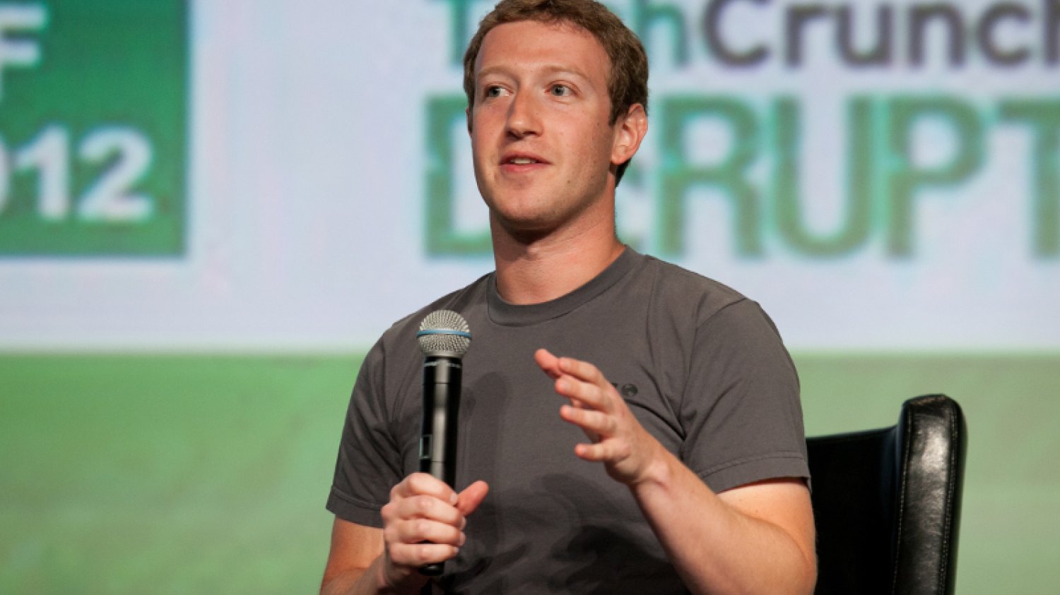Mark Zuckerberg zdradził, że przyszłością Facebooka jest…telepatia. Użytkownicy mieliby komunikować się myślami.
