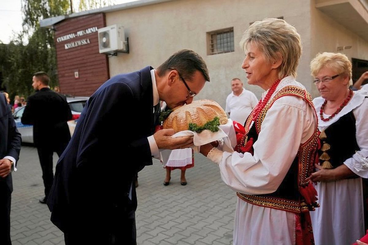 Mateusz Morawiecki chętnie jeździ po samorządach, ale pieniędzmi nie chce się dzielić.