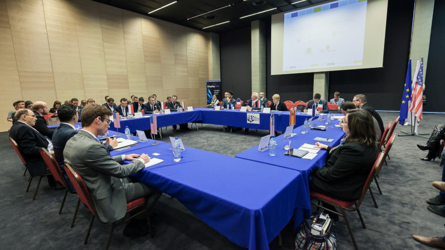 Obrady okrąłego stołu podczas EU-US Young Entrepreneurs Summit Katowice 2015