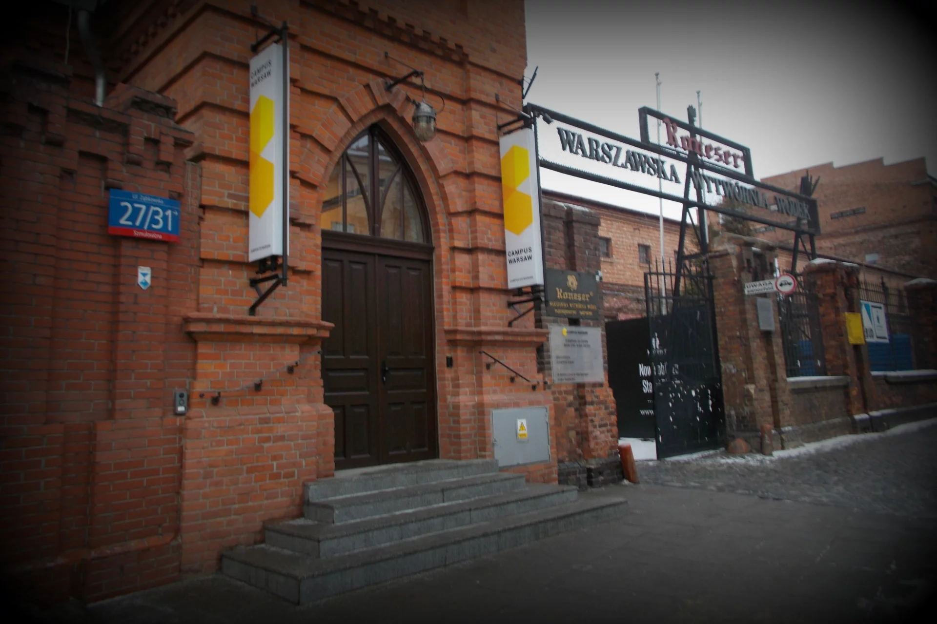W Praskim Centrum Koneser znajduje się Campus Google przy którym funkcjonuje coworkingowa przestrzeń TechHub
