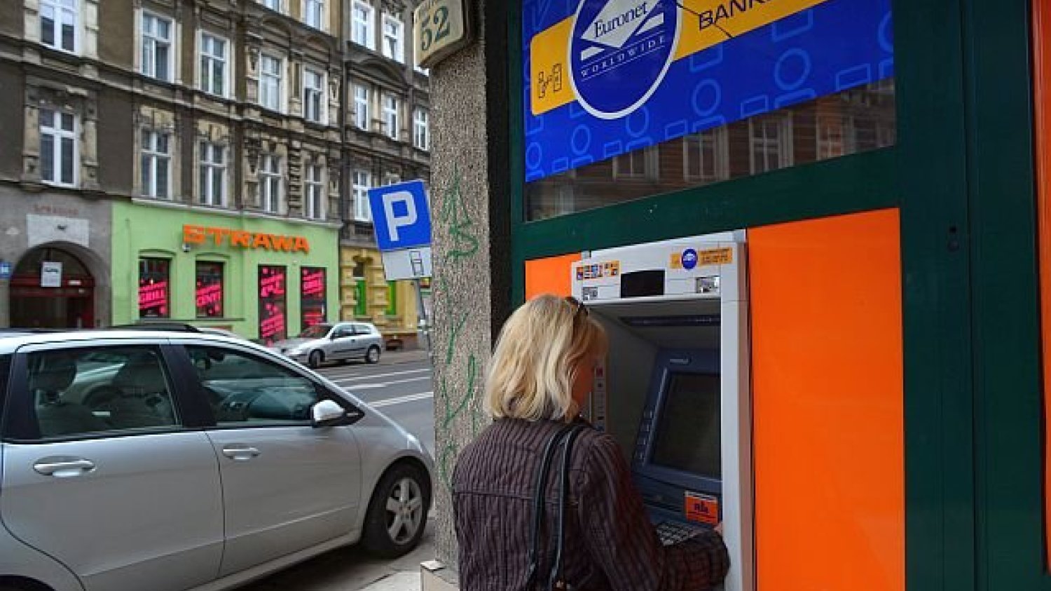 Sieć chce zarabiać na większej liczbie prowizji - sugeruje więc większą liczbę wypłat