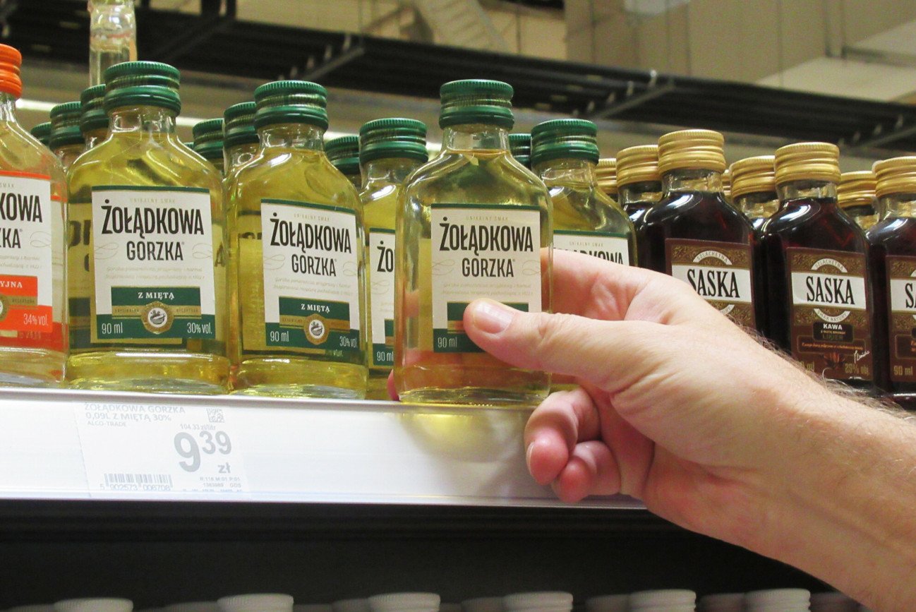 Popularne "małpki" mogą niedługo podrożeć. Minister Finansów dopuszcza nałożenie kolejnych opłat