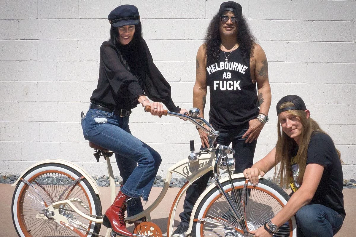 Do grona zadowolonych klientów Mad Bicycles należy Slash i jego dziewczyna Meegan