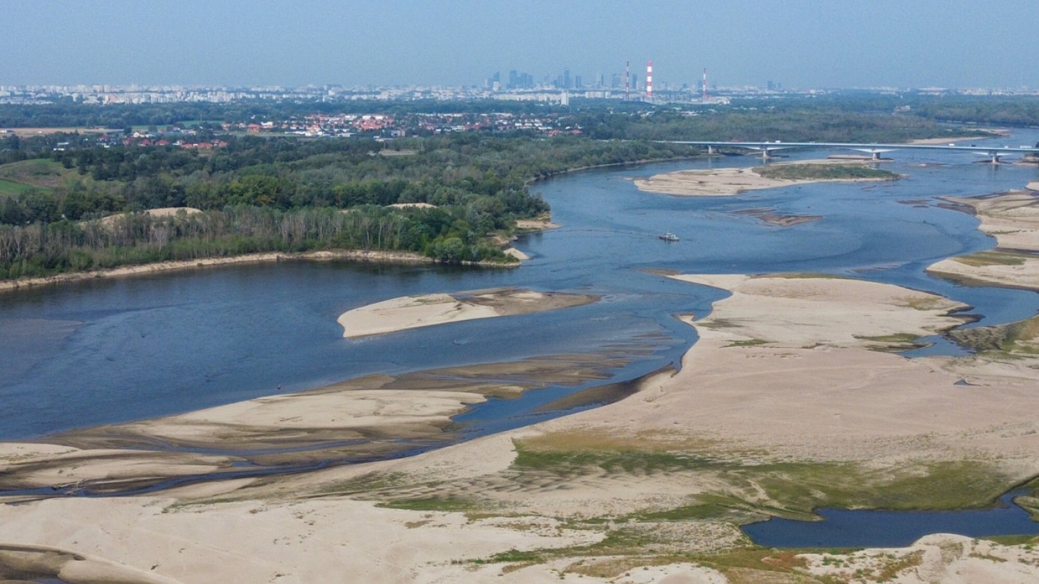 Instytut Meteorologii i Gospodarki Wodnej – Państwowy Instytut Badawczy (IMGW-PIB) na bieżąco kontroluje sytuację hydrologiczną w kraju. To, co dzieje się teraz, jest jednak nowym zjawiskiem i pokłosiem wyjątkowo ciepłej zimy.