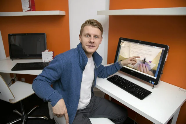 Łukasz Krysztopik, start-up Nauczymy Cię. Stworzył korepetytorską sieć, która oplata całą Polskę. Na razie nie planuje ucieczki z Polski. Chodzi o to, by takich przypadków było jak najwięcej.
