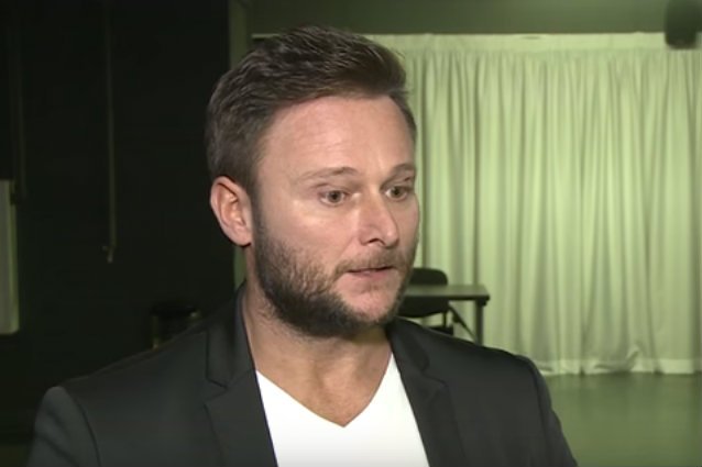 Przez jednych uwielbiany, przez drugich oskarżany o szarlatanerię,  Konrad Gaca zmarł dzisiaj we własnym mieszkaniu