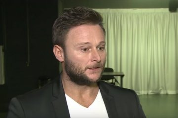 Przez jednych uwielbiany, przez drugich oskarżany o szarlatanerię, Konrad Gaca zmarł dzisiaj we własnym mieszkaniu