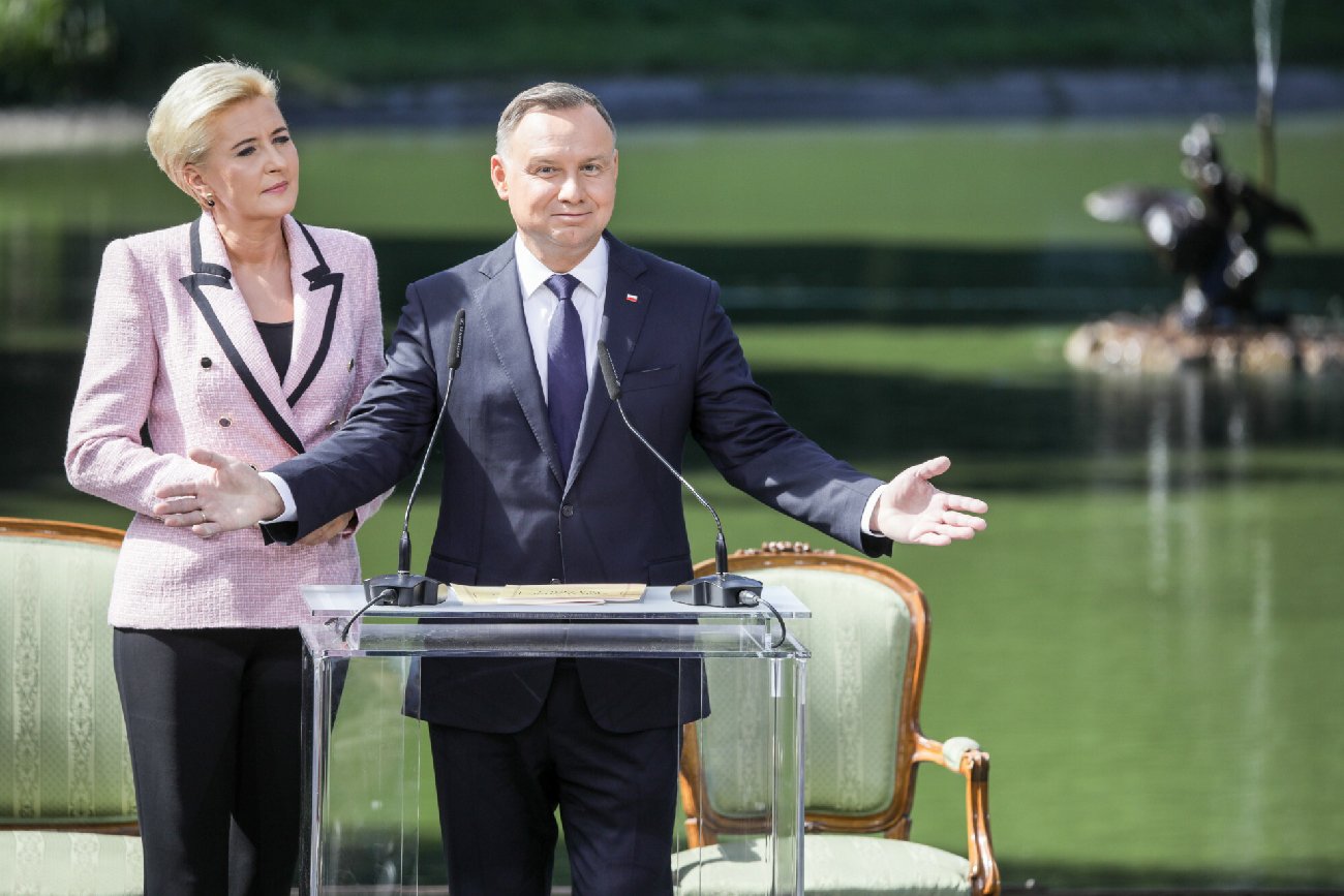 Andrzej Duda i Agata Duda w Ogrodzie Saskim Narodowe czytanie tegorocznej lektury - "Moralnosci pani Dulskiej" Gabrieli Zapolskiej