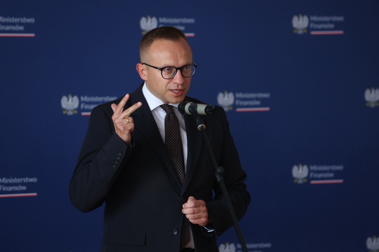 Minister Artur Soboń o wydłużeniu wakacji kredytowych i zerowej stawki VAT na żywność. Co nas czeka po wyborach?