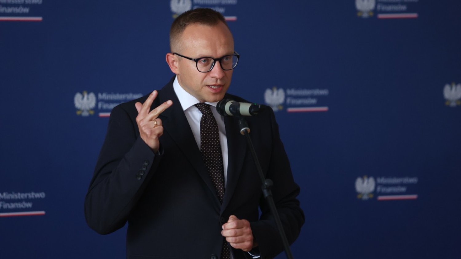 Minister Artur Soboń o wydłużeniu wakacji kredytowych i zerowej stawki VAT na żywność. Co nas czeka po wyborach?