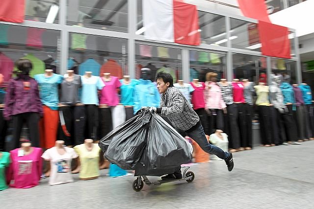 Fiskus zabiera się za ucywilizowanie handlu w takich miejscach, jak Wólka Kosowska czy Rzgów