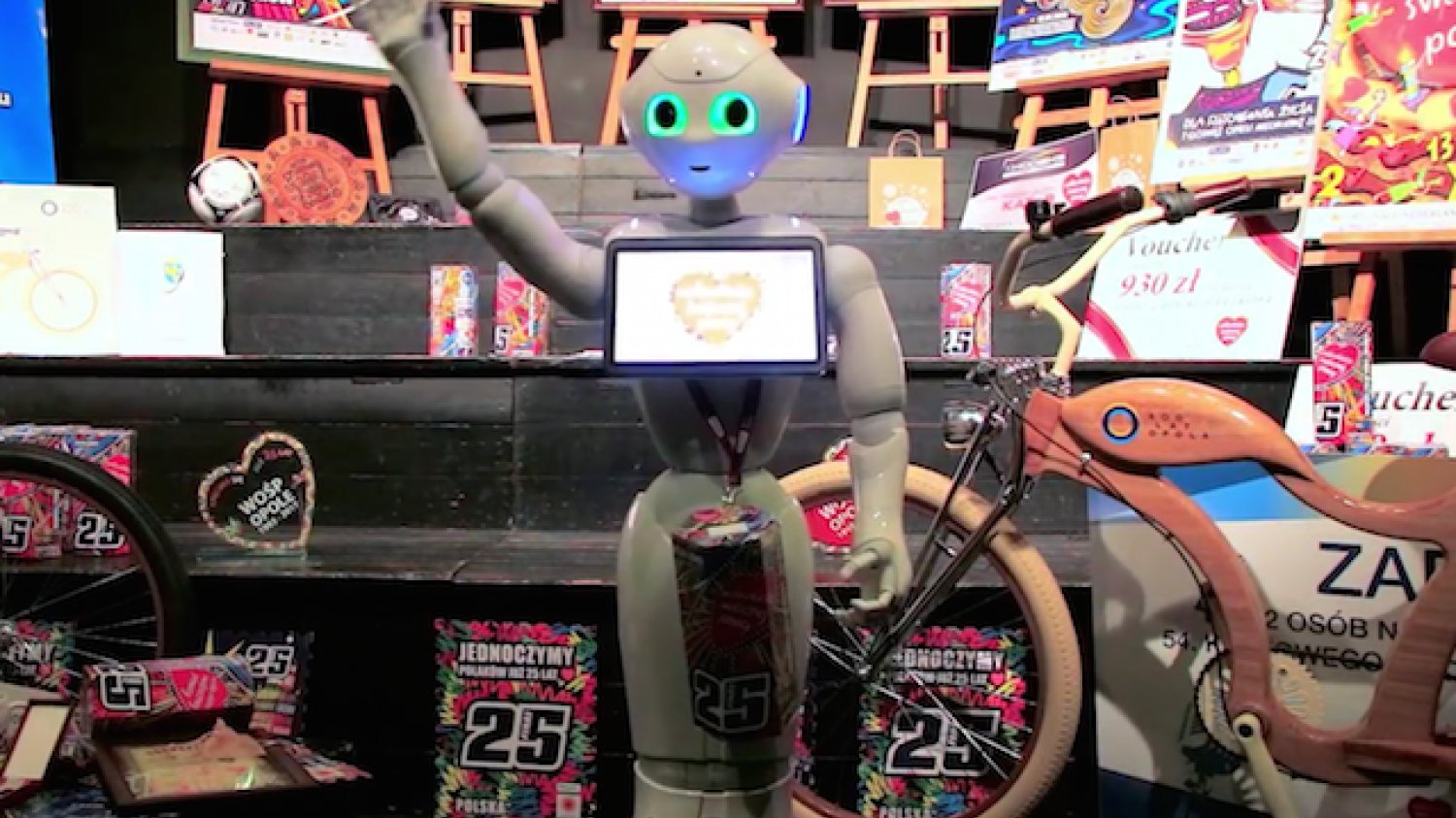 Oto Pepper, kwestujący robot.