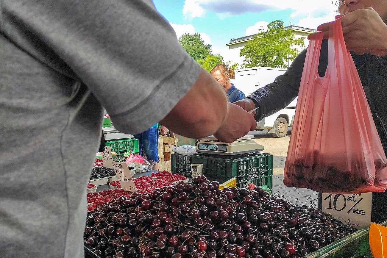 Pierwsze czereśnie w sezonie są zwykle bardzo drogie, ale nie osiągają ceny 260 zł za kilo