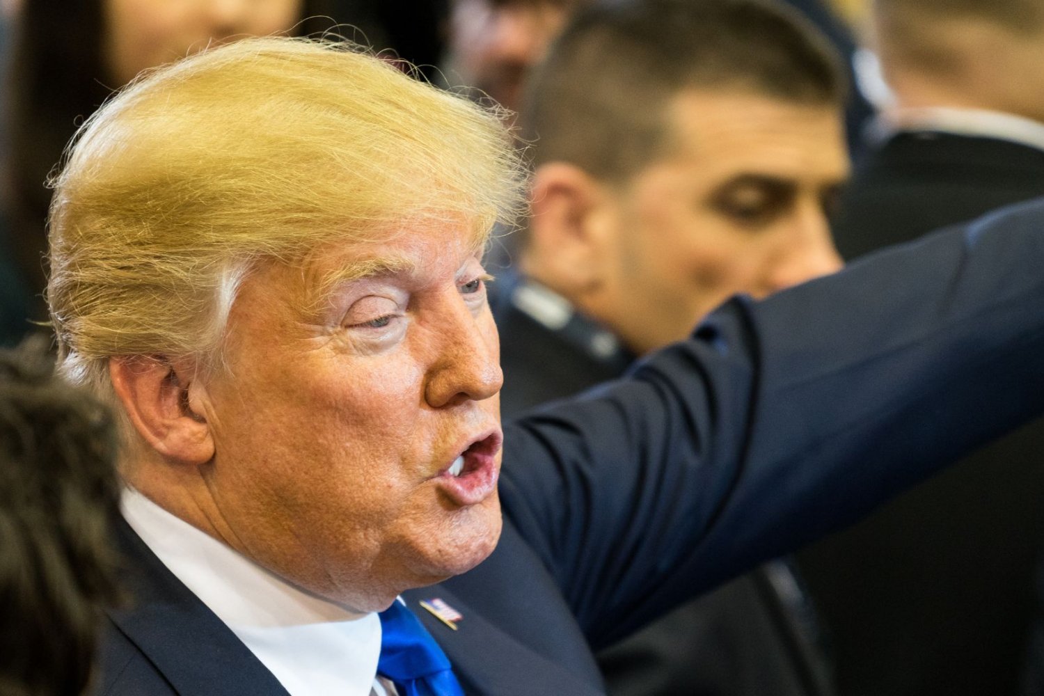 Donald Trump podczas konferencji prasowej.