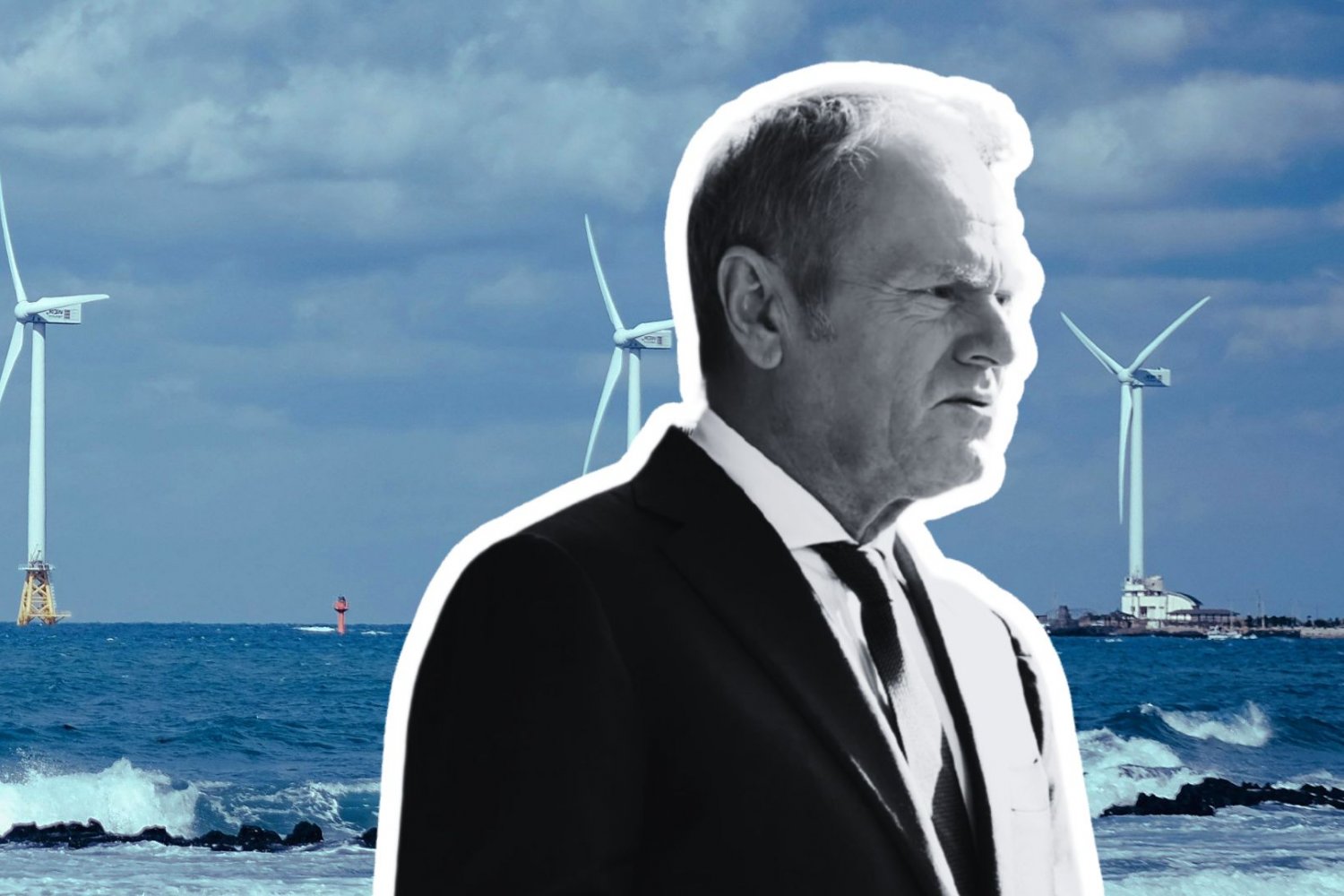Donald Tusk na tle morskich wiatraków
