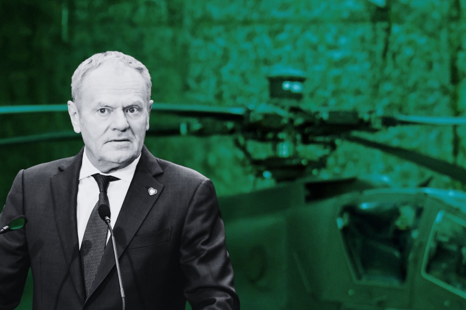 96 Apaczy i łódzka ziemia obiecana. Triumf Tuska na zakupach Błaszczaka Donald Tusk na tle śmigłowca Apache