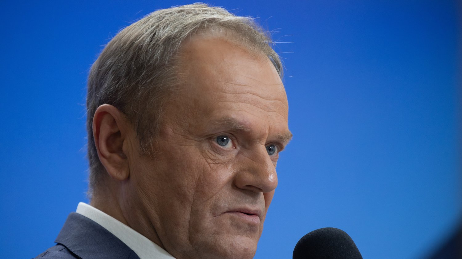 Polska i Szwecja podpisały kontrakt 100-lecia dla floty. Ważne słowa Donalda Tuska Donald Tusk. Polska podpisała kontrakt życia. Trzy szwedzkie okręty za 20 miliardów trafią do polskiej armii