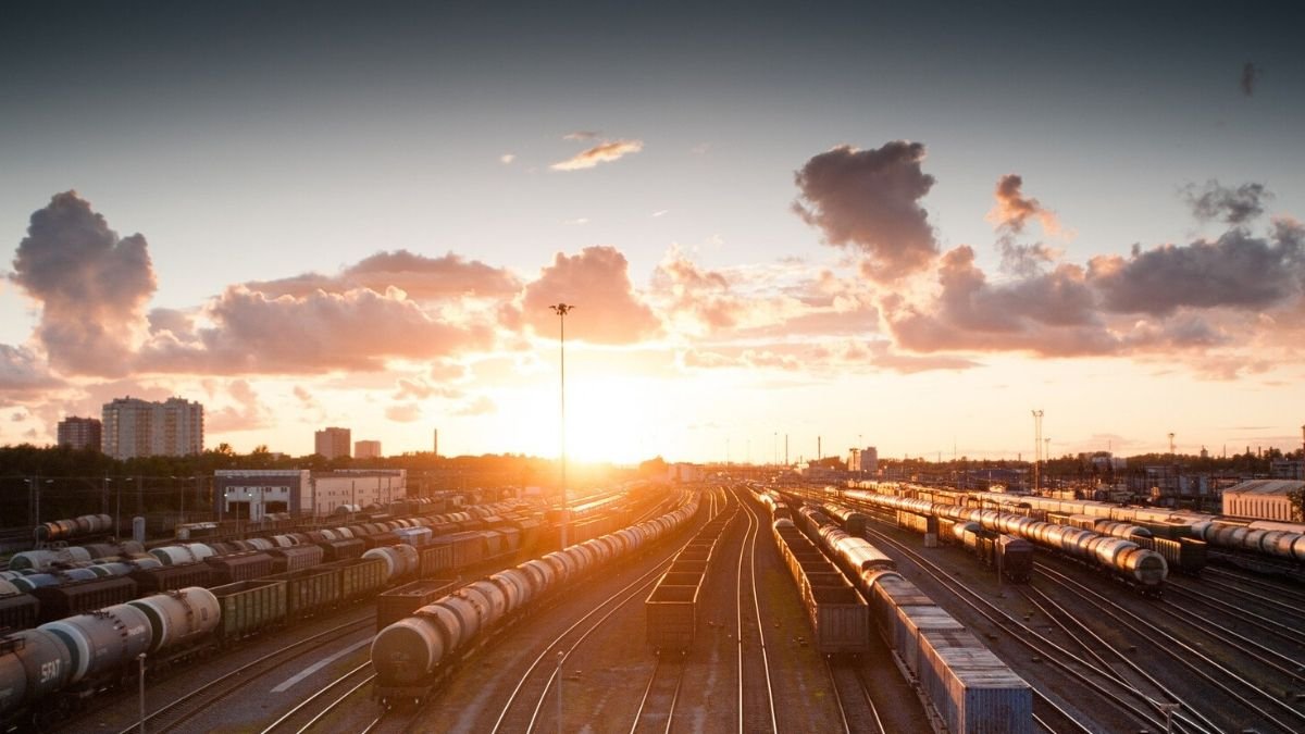 Ruszyły kolejowe przewozy kontenerowe z Polski do Chin. To duża szansa dla kolei i oszczędność czasu dla przedsiębiorców. Transport Euro China Train będzie trwał tylko 10 dni.