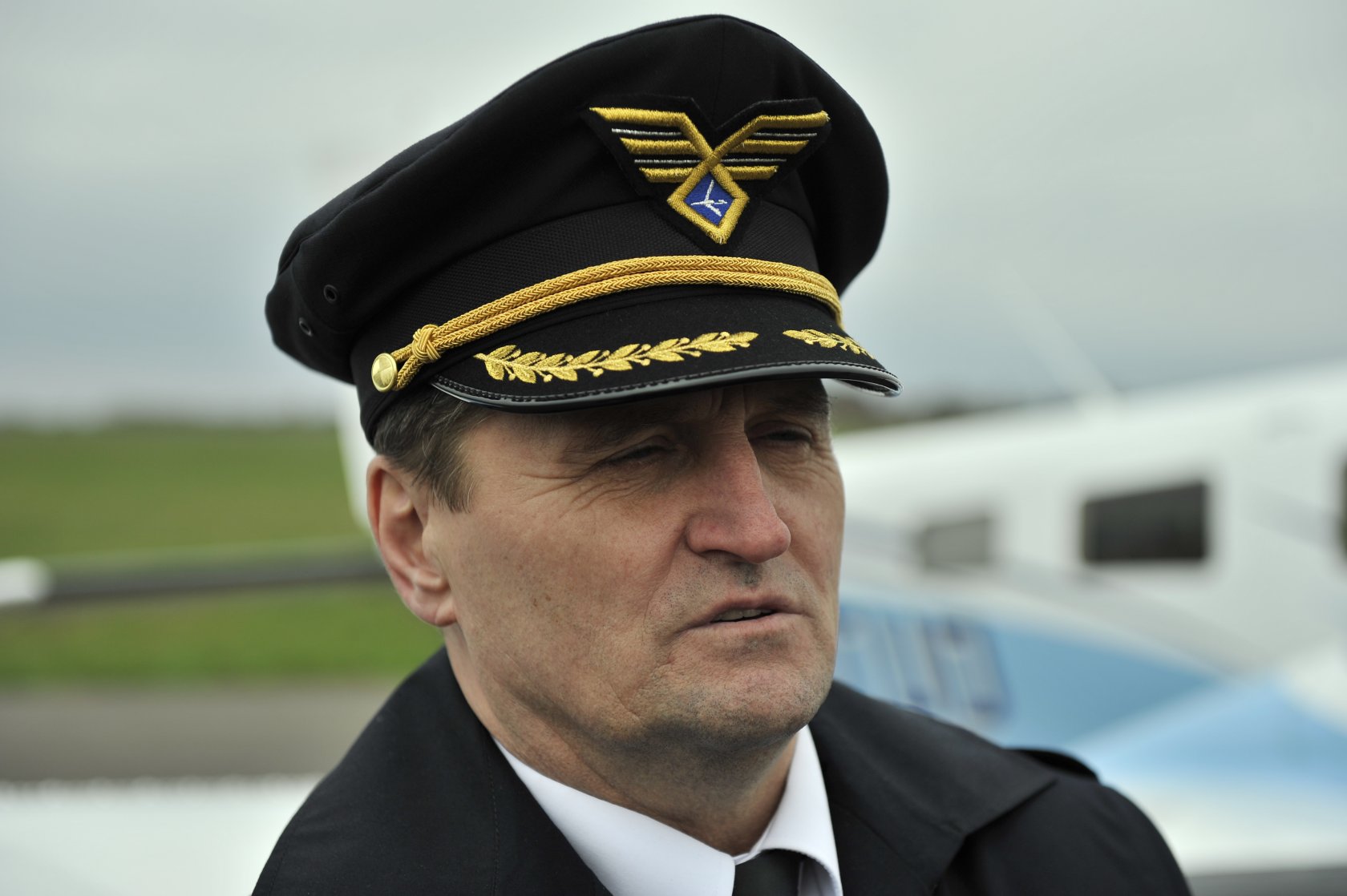 Kapitan Tadeusz Wrona ostatecznie zostaje w PLL LOT. Będzie szkolił nowych pilotów.