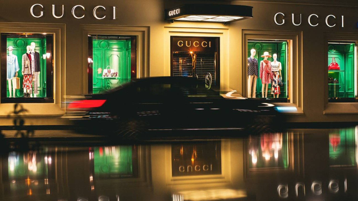 Hakerzy uderzyli w znane modowe marki. Wyciekły dane klientów Hakerzy uderzyli w Gucci, Balenciagę i Alexander McQueen.