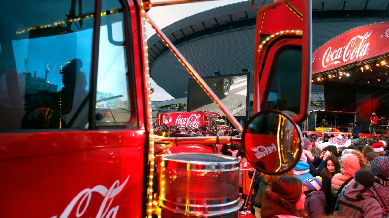 Koncern Coca-Cola wprowadza na światowe rynki kolejne warianty dietetycznej wersji swojego sztandarowego napoju.