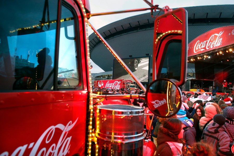 Koncern Coca-Cola wprowadza na światowe rynki kolejne warianty dietetycznej wersji swojego sztandarowego napoju.