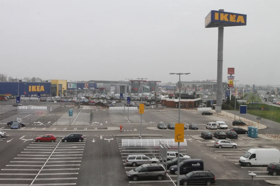 Mieszkańcy metropolii coraz rzadziej jeżdżą autem. Im szybciej ten trend dotrze do Polski, tym chętniej IKEA zacznie tu otwierać swoje minisalony.