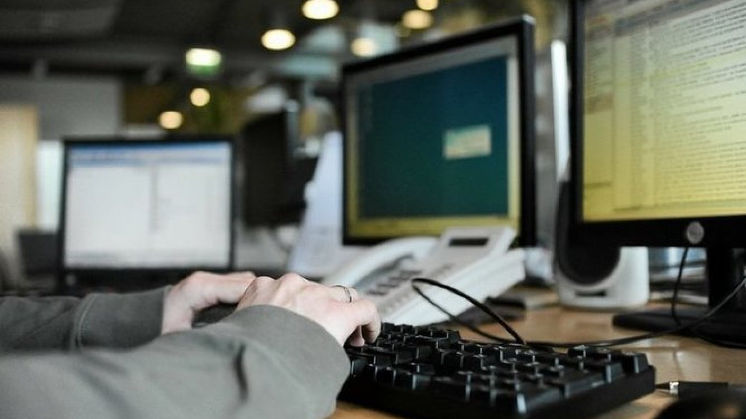 FBI w ramach inicjatywy „Proctected Voices” wyjaśnia, że by być bezpiecznych w internecie, wcale nie trzeba tworzyć naprawdę skomplikowanego ciągu znaków.