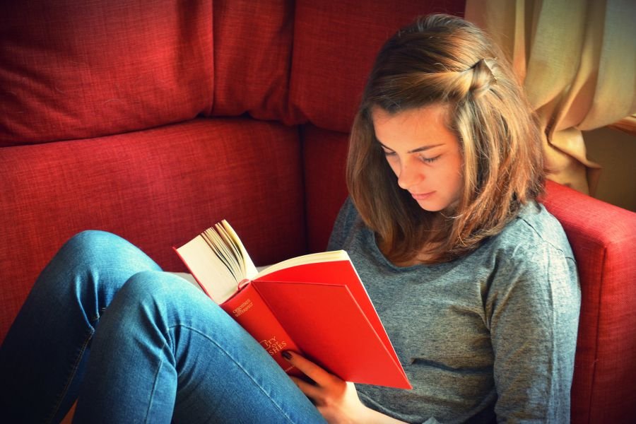 Młodzi ludzie wybierają życie na garnuszku rodziców.