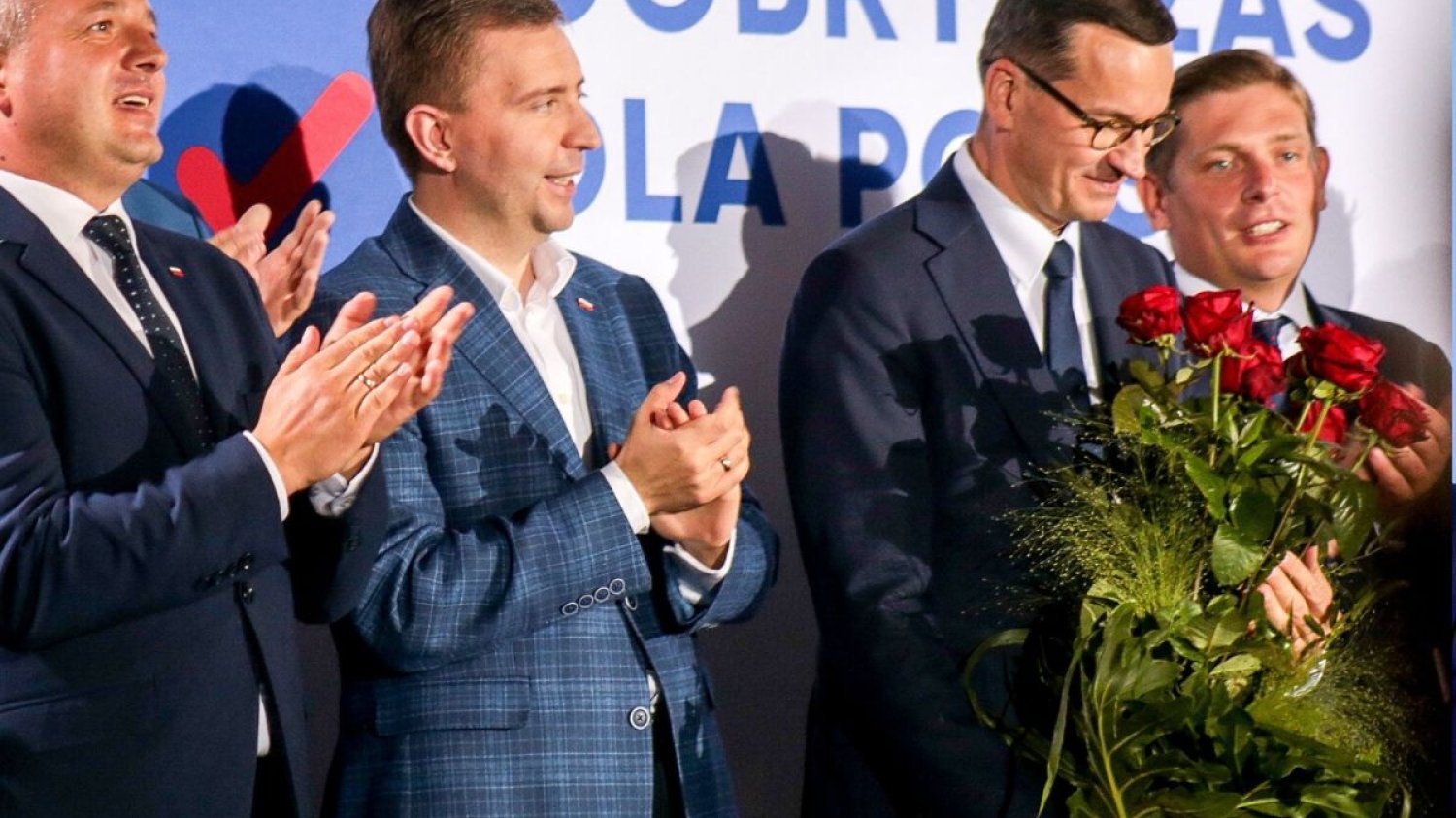 Poseł PiS Łukasz Schreiber, minister w Kancelarii Premiera, wierzy, że dzięki determinacji swojego szefa "uratują polskie firmy i miejsca pracy".