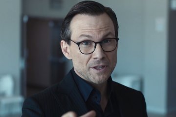 W najnowszym spocie HP grający rolę sprytnego hakera Christian Slater uzmysławia, jak duże szkody mogą poczynić luki w zabezpieczeniach ignorowanych przez nas urządzeń komputerowych