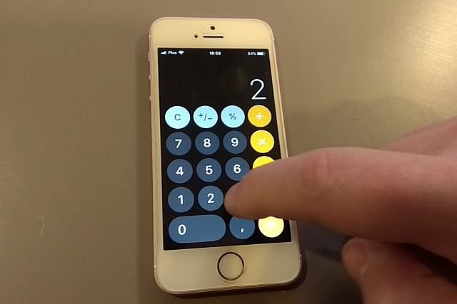 Kalkulator iPhone'a potrafi wywalić się najprostszych zadaniach