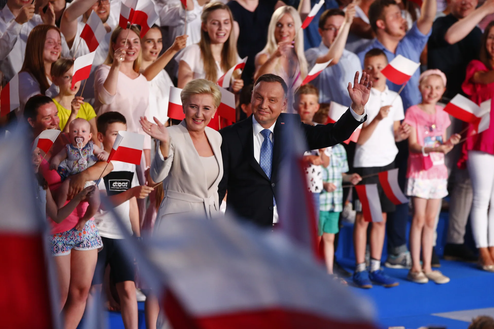 Po przeliczeniu głosów z 99,97 proc. protokołów Andrzeja Dudę w drugiej turze wyborów prezydenckich poparło 51,21 proc. głosujących.