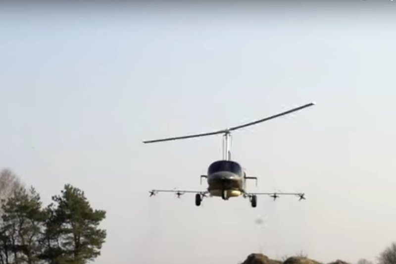 Jeden z wiatrakowców firmy Aviation Artur Trendak.