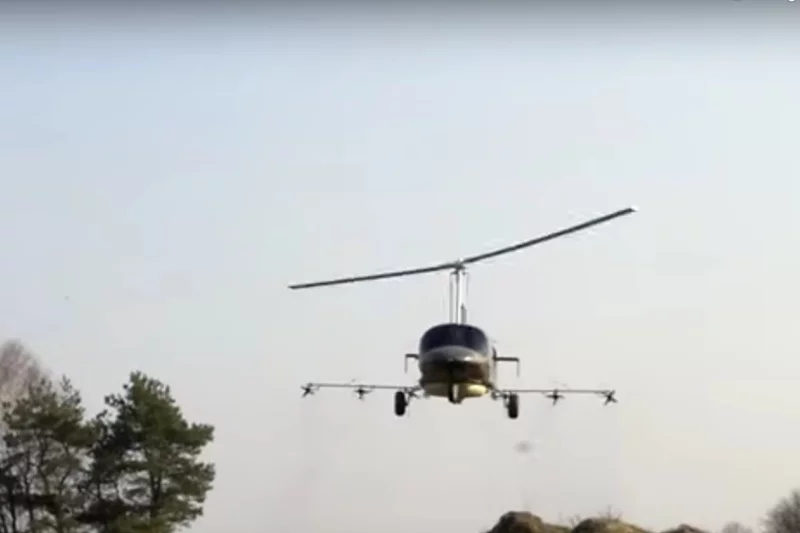 Jeden z wiatrakowców firmy Aviation Artur Trendak.