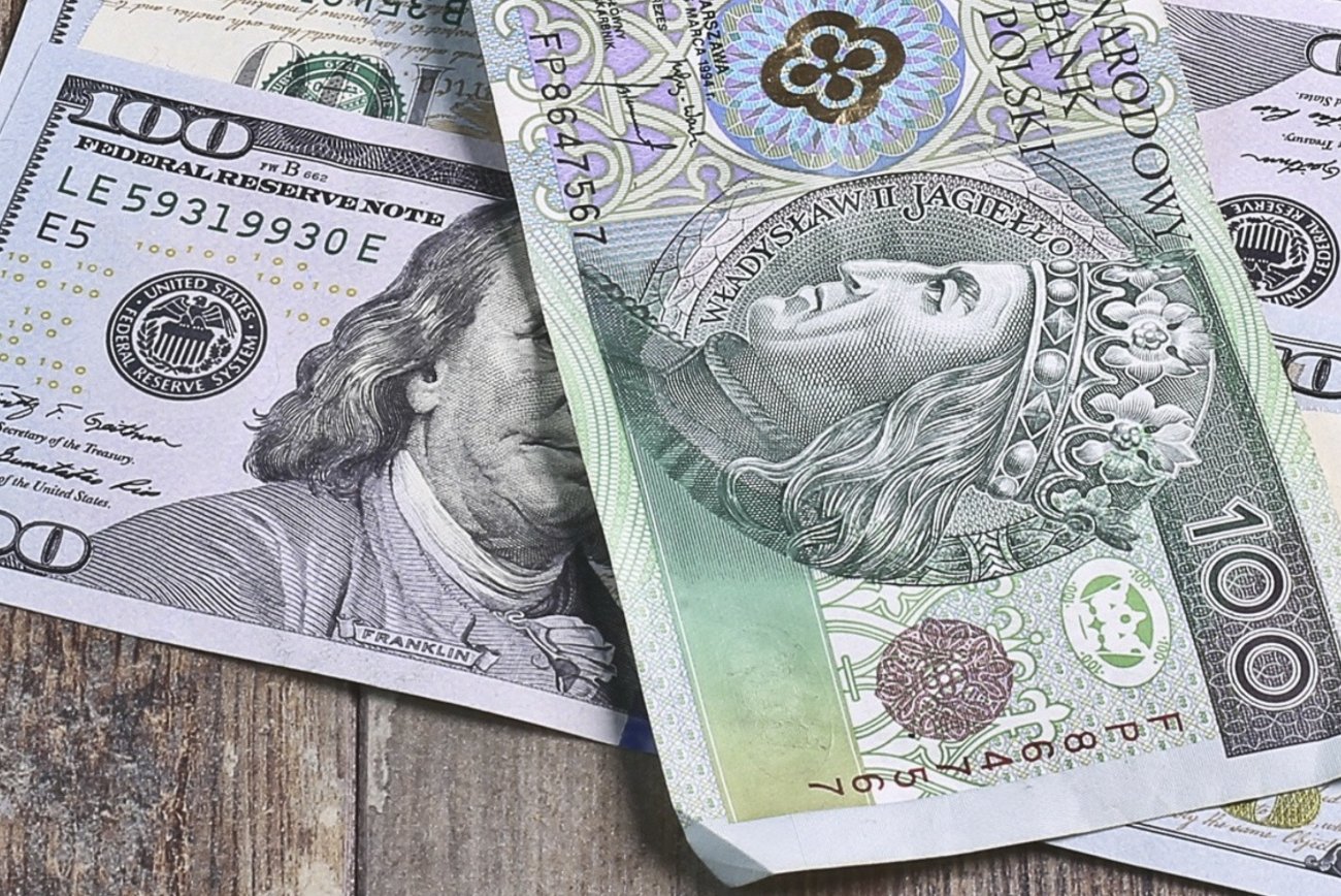 Banknoty złotego i dolara