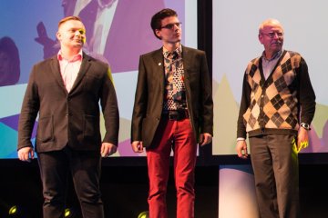 Zwycięski zespół w kategorii innowacje, PSYLLOSOFT, stworzył MATIĘ, czyli nowe "oczy" dla niewidomych.