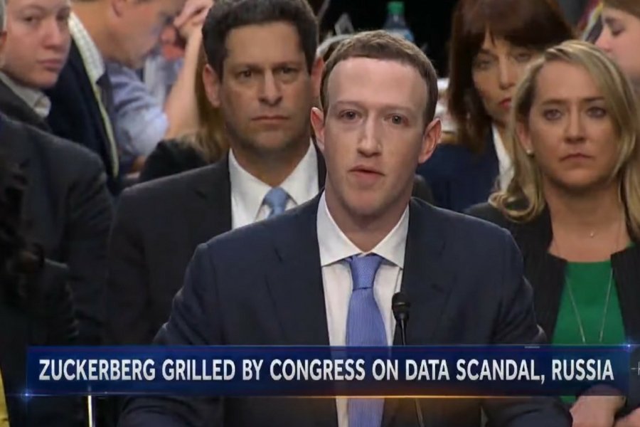 Mark Zuckerberg podczas przesłuchania na Kapitolu.