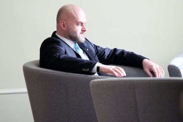 Wiceminister Zdrowia, Krzysztof Łanda. Ministerstwo zablokowało możliwość uprawy medycznej marihuany w Polsce. Trzeba będzie ją importować