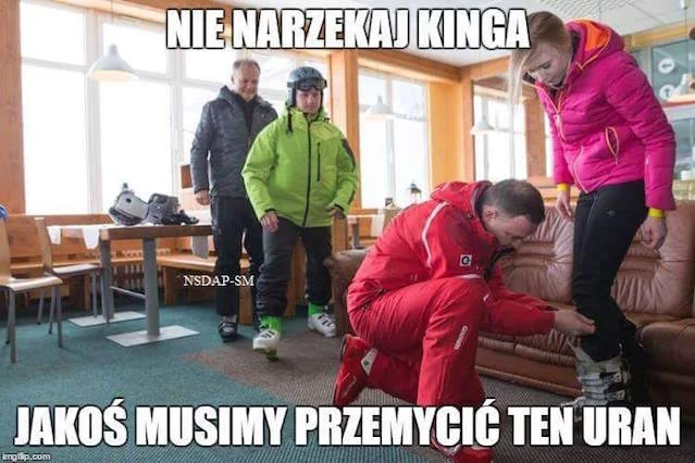 Popularne jest przedstawianie Andrzeja Dudy na memach jako zbrodniarza wojennego lub handlarza bronią.